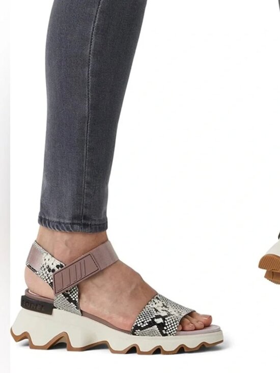 Sorel Shoes - SOREL KINETIC MAUVE VAPOR SANDALS Size 9.5